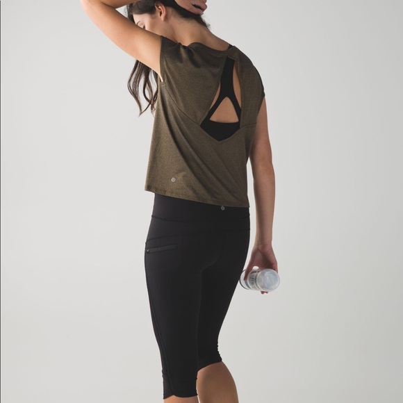 lululemon athletica Tops - Lululemon sweaty or not crop tee